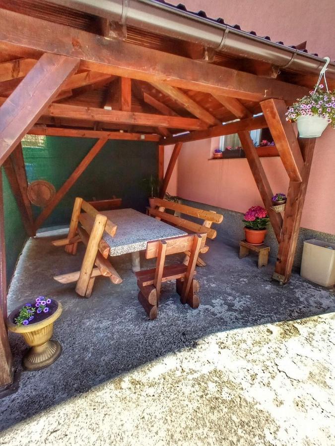Guest House Bosnian House Hrasnica Buitenkant foto