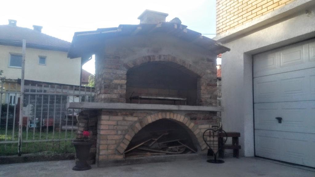 Guest House Bosnian House Hrasnica Buitenkant foto
